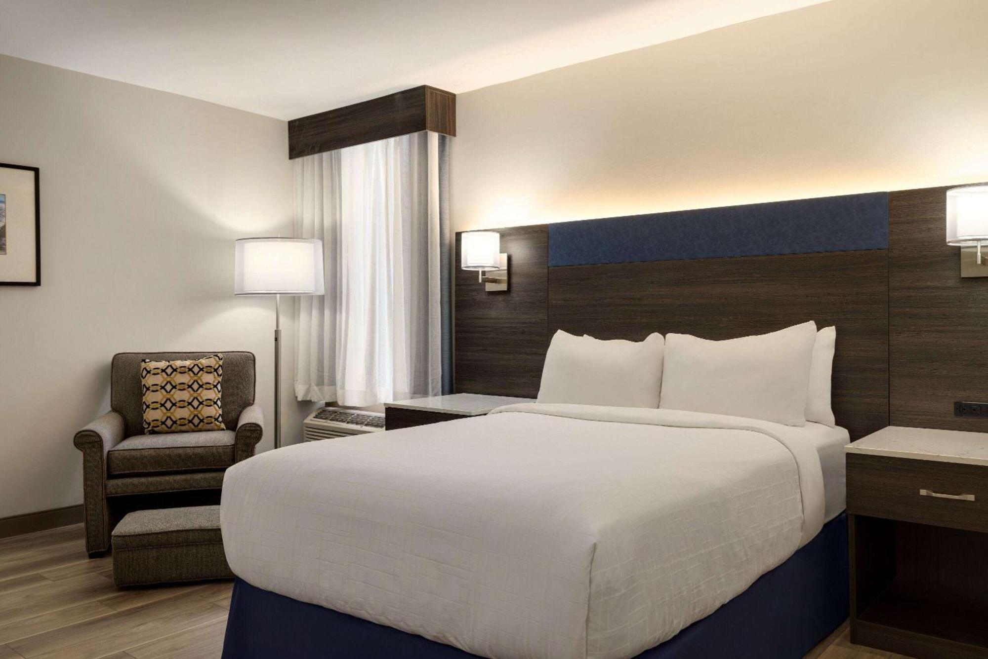 Wyndham Phoenix Airport - Tempe Extérieur photo